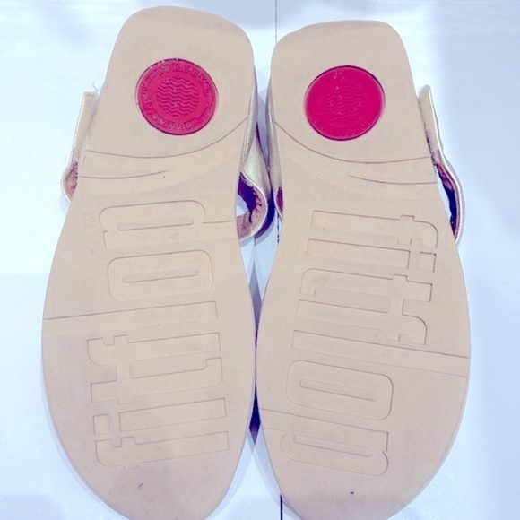 Fitflop gold leather strap sandals with Velcro closing. Wobble board. Size 8. - Picture 5 of 7